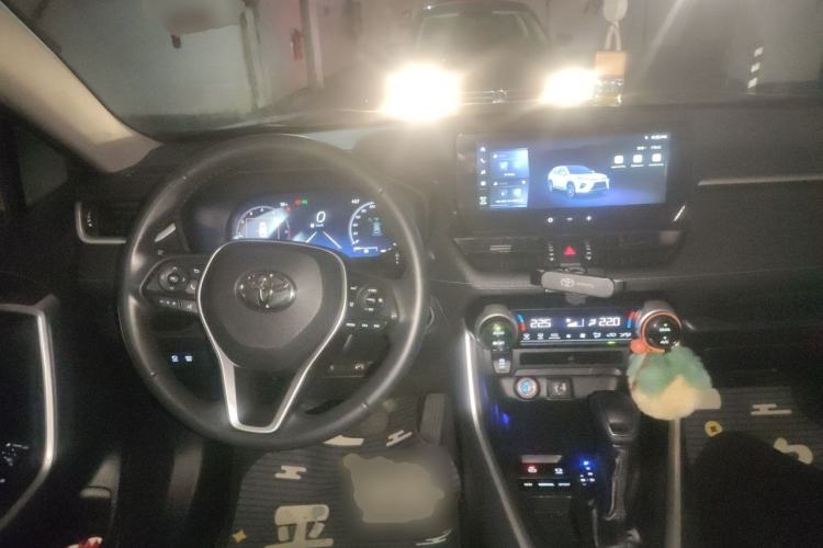 Used Toyota Wildlander 2023 2.0L CVT Two-Wheel Drive Luxury PLUS Edition Steering Wheel