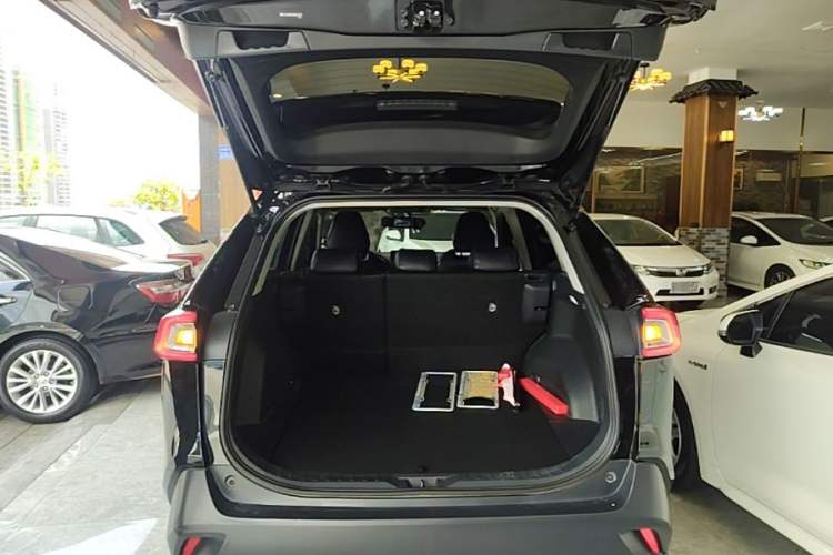 Used Toyota Wildlander 2023 2.0L CVT Two-Wheel Drive Leading Edition Trunk
