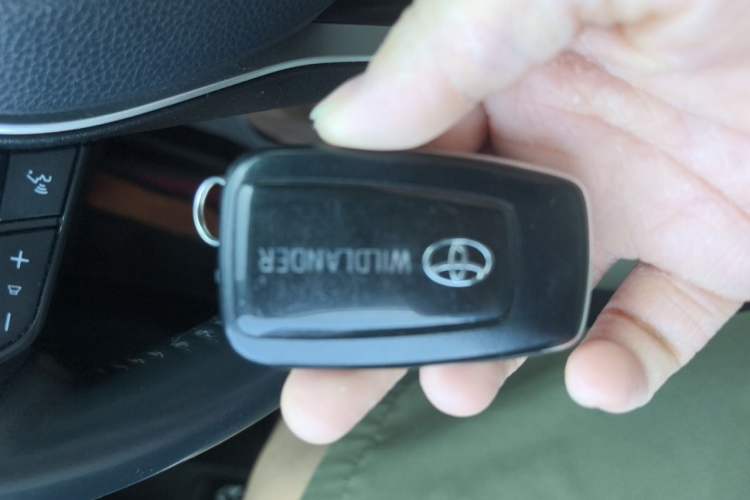Used Toyota Wildlander 2023 2.0L CVT Four-Wheel Drive Luxury PLUS Edition Vehicle Key
