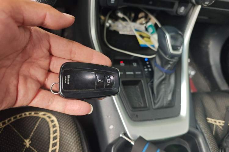 Used Toyota Wildlander 2023 2.0L CVT Two-Wheel Drive Luxury PLUS Edition Vehicle Key