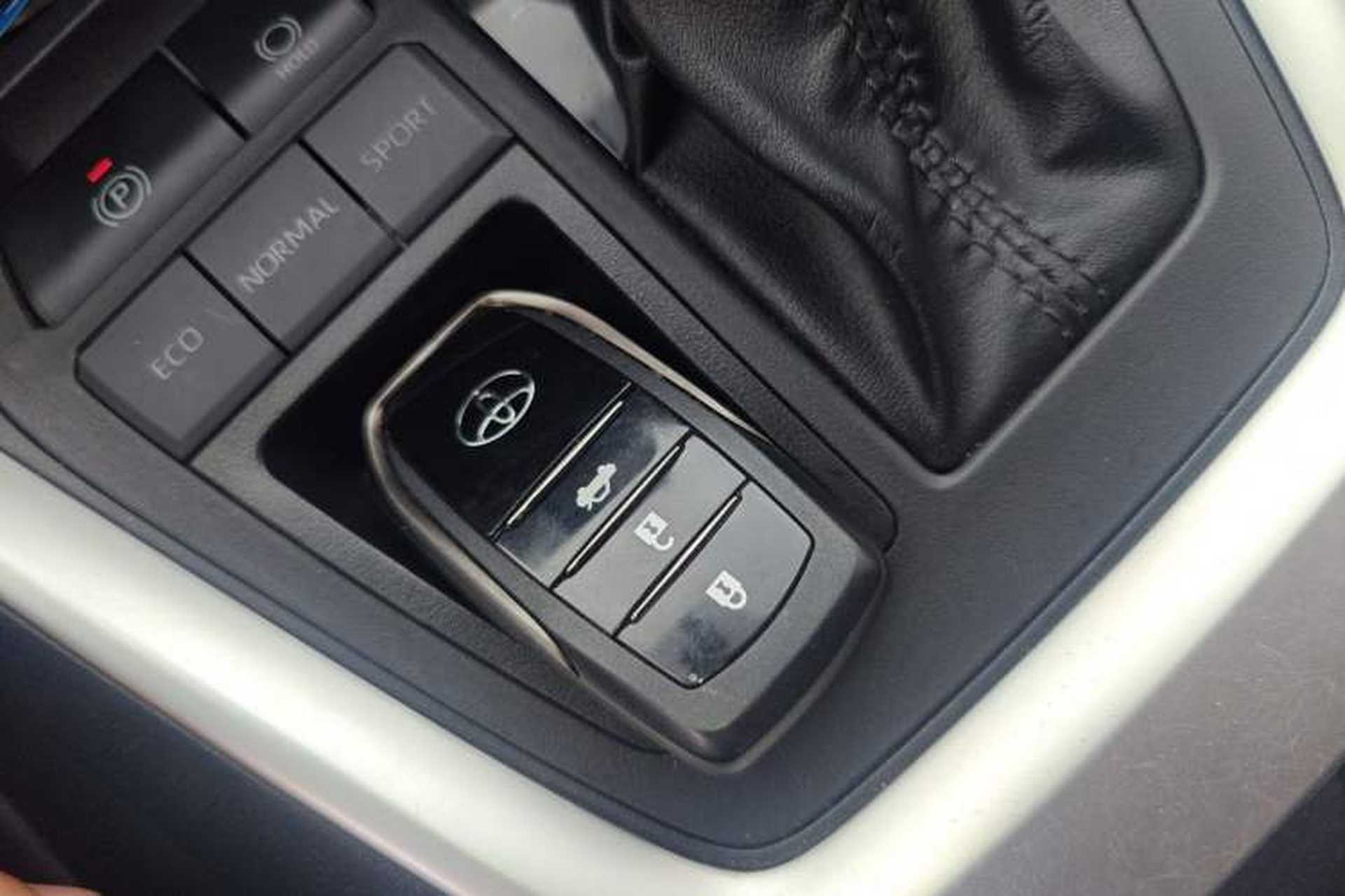 Used Toyota Wildlander 2023 2.0L CVT Two-Wheel Drive Leading Edition Vehicle Key