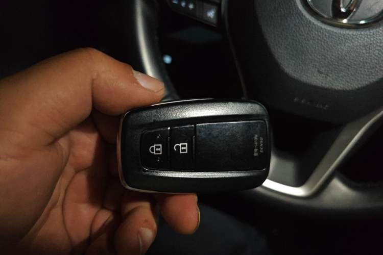 Used Toyota Wildlander 2023 Dual-Motor 2.5L E-CVT Two-Wheel Drive Luxury PLUS Edition Vehicle Key