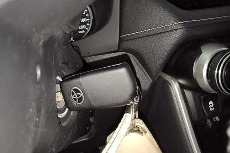 Used Toyota Wildlander 2023 2.0L CVT Two-Wheel Drive Leading Edition Vehicle Key