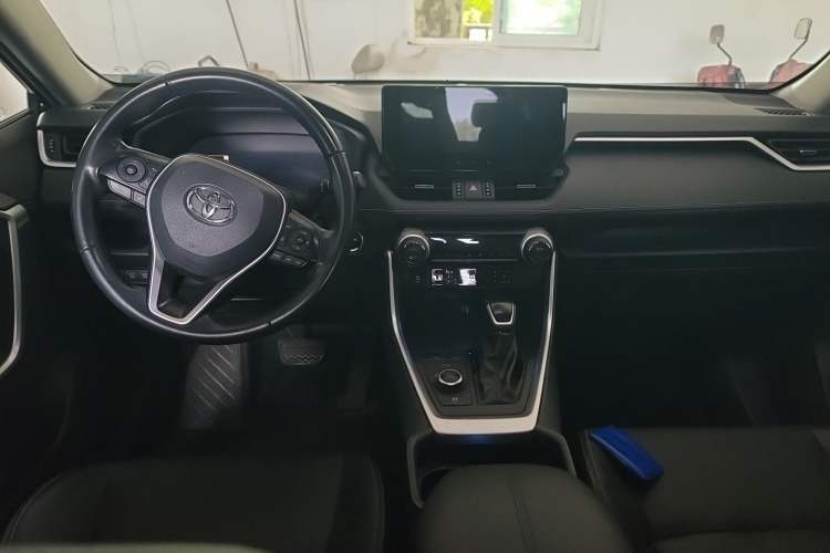 Used Toyota Wildlander 2023 Dual-Motor 2.5L E-CVT Four-Wheel Drive Prestige Edition Center Console