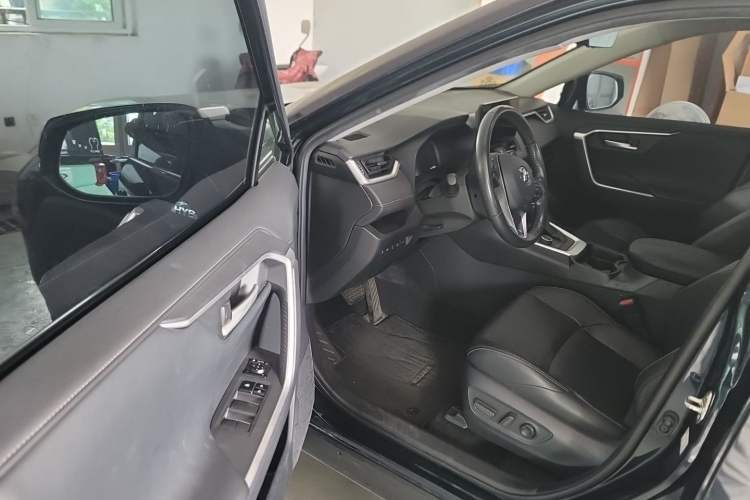 Used Toyota Wildlander 2023 Dual-Motor 2.5L E-CVT Four-Wheel Drive Prestige Edition Driver Seat