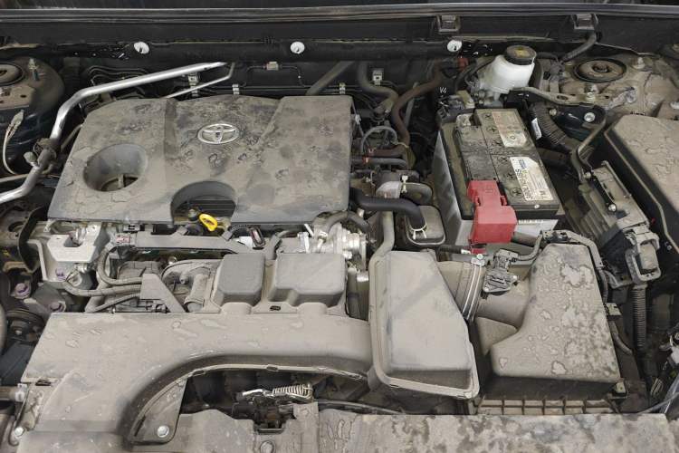 Used Toyota Wildlander 2023 2.0L CVT Four-Wheel Drive Luxury PLUS Edition Engine Bay