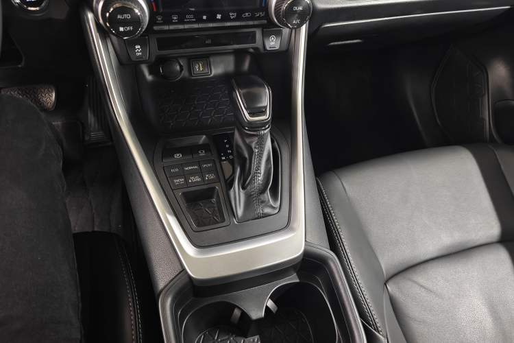 Used Toyota Wildlander 2023 2.0L CVT Four-Wheel Drive Luxury PLUS Edition Gear Lever