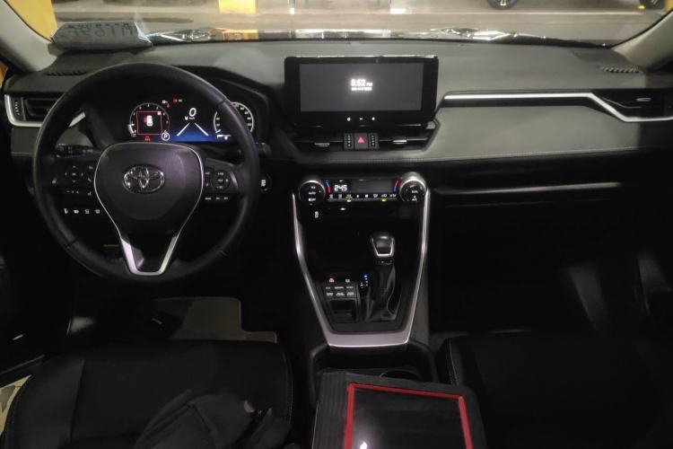 Used Toyota Wildlander 2023 2.0L CVT Four-Wheel Drive Luxury PLUS Edition Interior 2