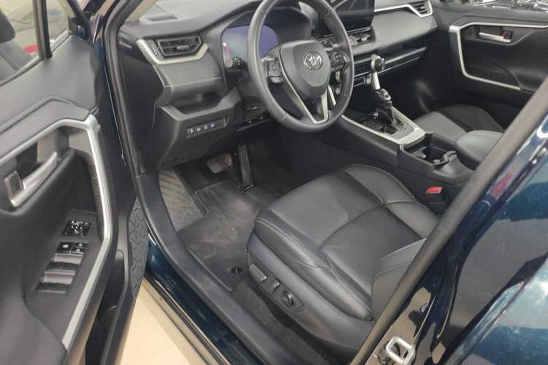 Used Toyota Wildlander 2023 2.0L CVT Four-Wheel Drive Luxury PLUS Edition Left Front Seat
