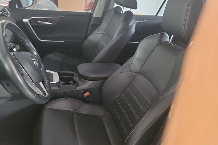 Used Toyota Wildlander 2023 Dual-Motor 2.5L E-CVT Four-Wheel Drive Prestige Edition Left Front Seat