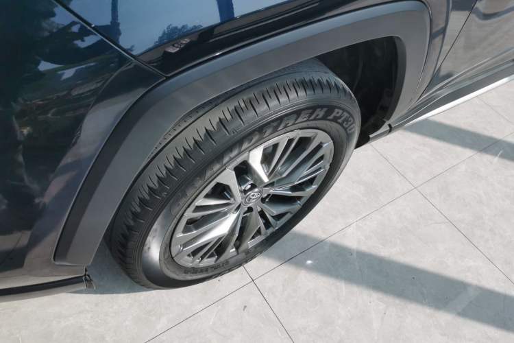 Used Toyota Wildlander 2023 Dual-Motor 2.5L E-CVT Four-Wheel Drive Prestige Edition Left Front Wheel Hub