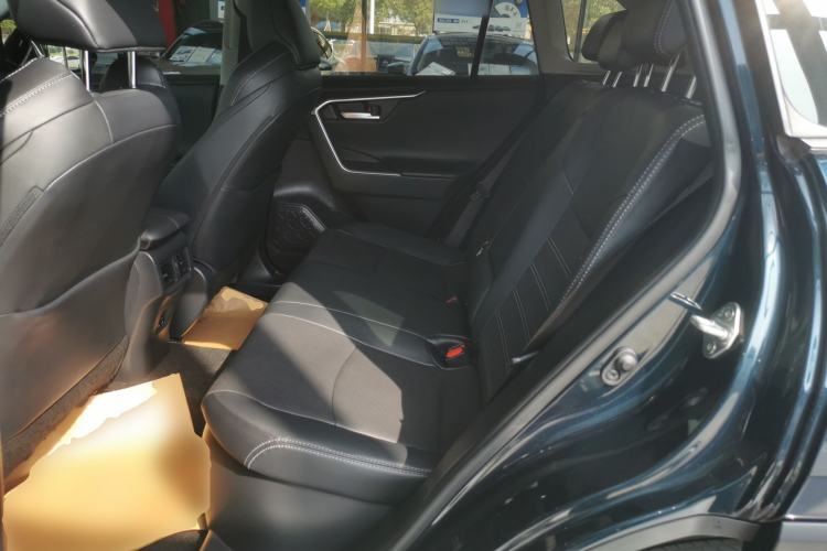 Used Toyota Wildlander 2023 Dual-Motor 2.5L E-CVT Four-Wheel Drive Prestige Edition Left Rear Seat