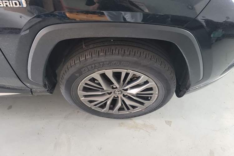 Used Toyota Wildlander 2023 Dual-Motor 2.5L E-CVT Four-Wheel Drive Prestige Edition Right Front Wheel Hub