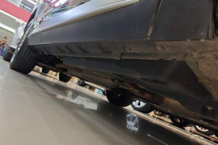 Used Toyota Wildlander 2023 Dual-Motor 2.5L E-CVT Four-Wheel Drive Prestige Edition Right Side Sill