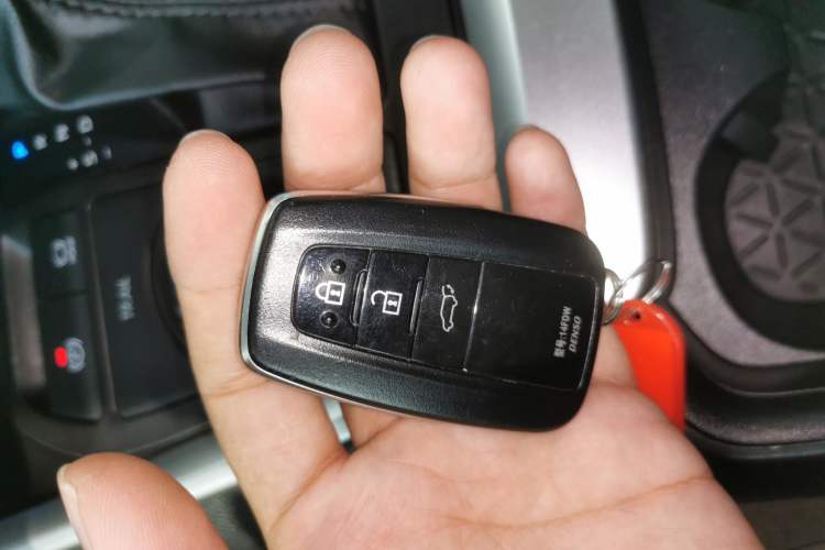 Used Toyota Wildlander 2023 Dual-Motor 2.5L E-CVT Four-Wheel Drive Prestige Edition Vehicle Key