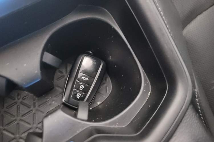 Used Toyota Wildlander 2023 Dual-Motor 2.5L E-CVT Four-Wheel Drive Prestige Edition Vehicle Key