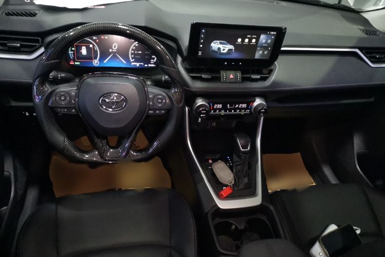 Used Toyota Wildlander 2023 Dual-Motor 2.5L E-CVT Two-Wheel Drive Luxury PLUS Edition Center Console