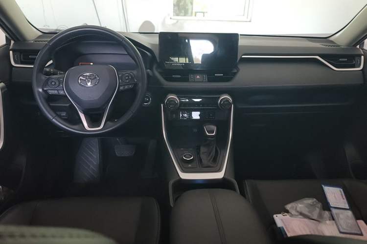 Used Toyota Wildlander 2023 Dual-Motor 2.5L E-CVT Four-Wheel Drive Prestige Edition Center Console