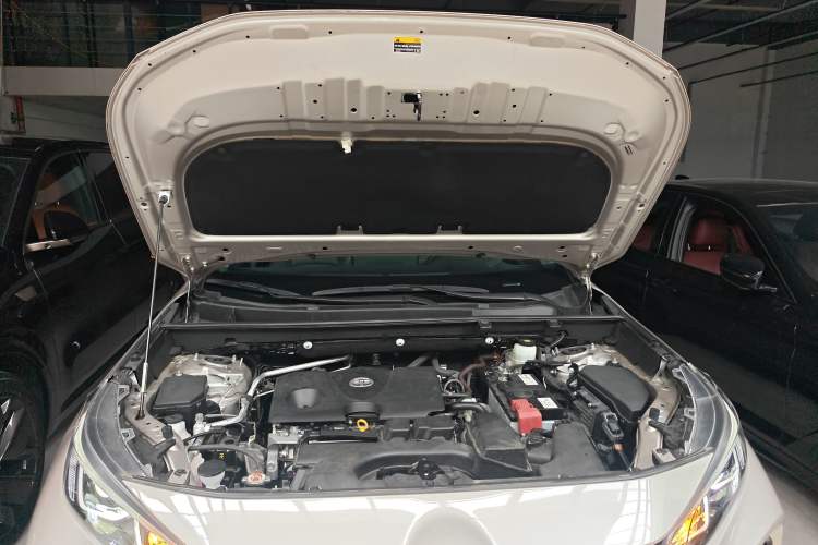 Used Toyota Wildlander 2023 2.0L CVT Four-Wheel Drive Luxury PLUS Edition Engine Bay