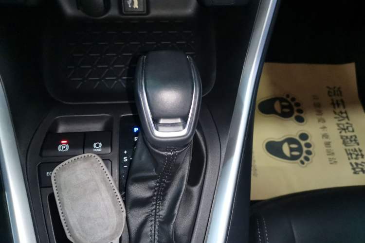 Used Toyota Wildlander 2023 Dual-Motor 2.5L E-CVT Two-Wheel Drive Luxury PLUS Edition Gear Lever