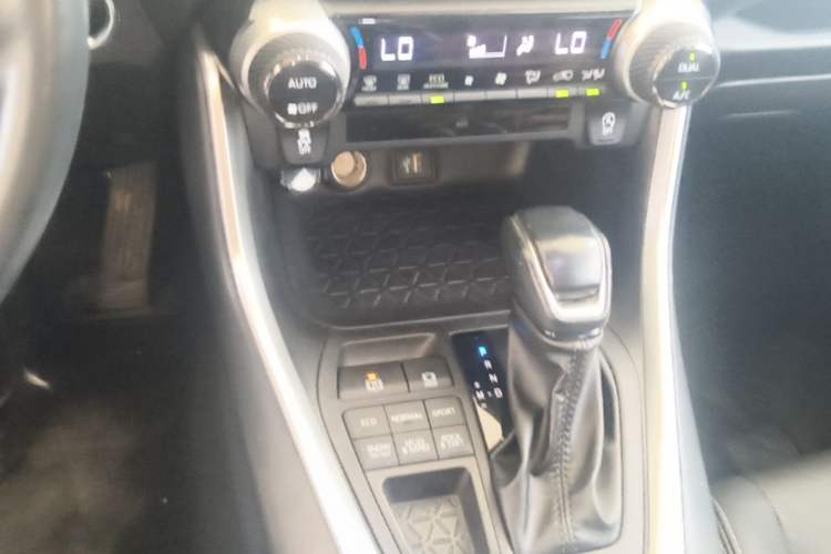 Used Toyota Wildlander 2023 2.0L CVT Four-Wheel Drive Luxury PLUS Edition Gear Lever