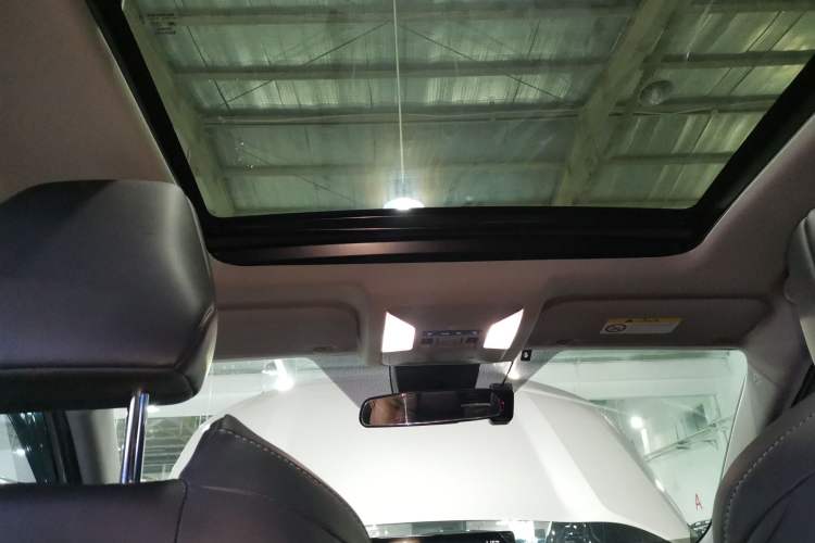 Used Toyota Wildlander 2023 Dual-Motor 2.5L E-CVT Two-Wheel Drive Luxury PLUS Edition Headliner