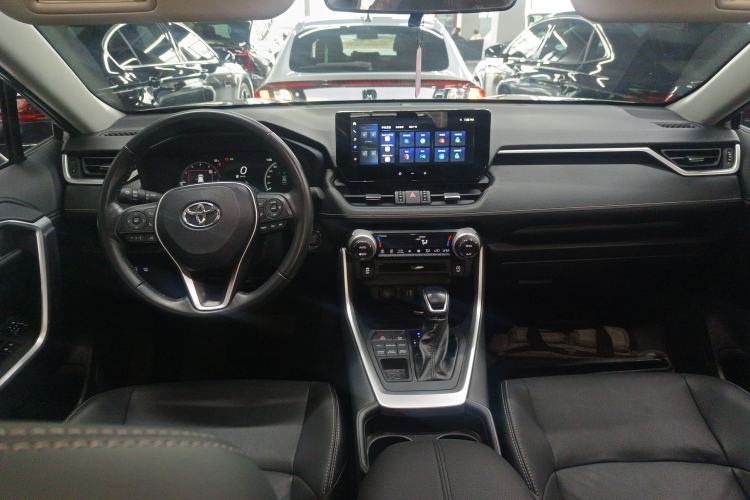 Used Toyota Wildlander 2023 2.0L CVT Four-Wheel Drive Luxury PLUS Edition Interior 2