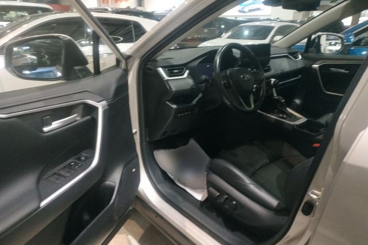 Used Toyota Wildlander 2023 Dual-Motor 2.5L E-CVT Four-Wheel Drive Prestige Edition Interior 3