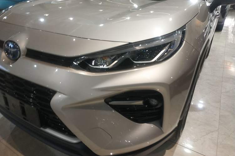 Used Toyota Wildlander 2023 Dual-Motor 2.5L E-CVT Four-Wheel Drive Prestige Edition Left Front Headlight