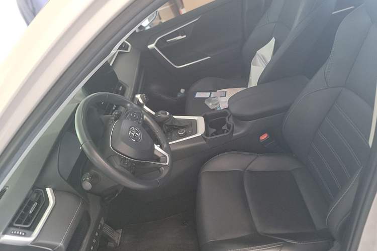 Used Toyota Wildlander 2023 Dual-Motor 2.5L E-CVT Four-Wheel Drive Prestige Edition Left Front Seat