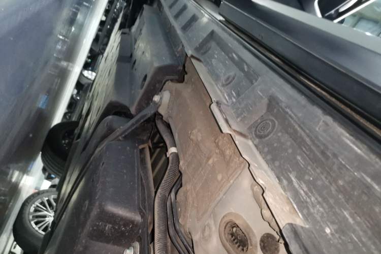 Used Toyota Wildlander 2023 Dual-Motor 2.5L E-CVT Two-Wheel Drive Luxury PLUS Edition Left Side Sill