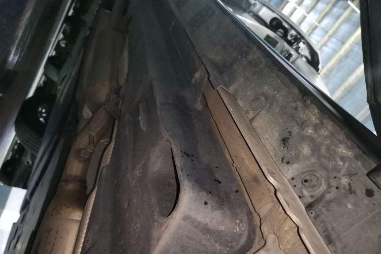 Used Toyota Wildlander 2023 Dual-Motor 2.5L E-CVT Two-Wheel Drive Luxury PLUS Edition Right Side Sill