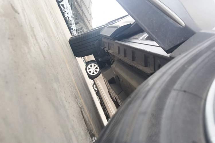 Used Toyota Wildlander 2023 2.0L CVT Four-Wheel Drive Luxury PLUS Edition Right Side Sill