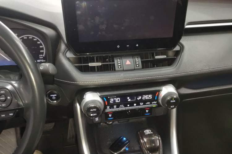 Used Toyota Wildlander 2023 Dual-Motor 2.5L E-CVT Four-Wheel Drive Prestige Edition Audio And AC Panel