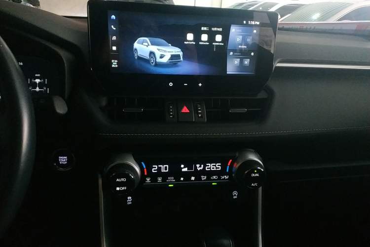 Used Toyota Wildlander 2023 2.0L CVT Four-Wheel Drive Luxury PLUS Edition Audio And AC Panel