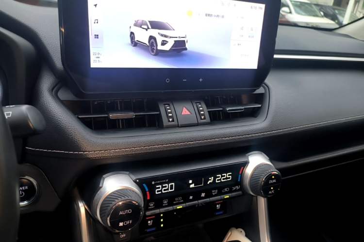 Used Toyota Wildlander 2023 Dual-Motor 2.5L E-CVT Four-Wheel Drive Prestige Edition Audio And AC Panel