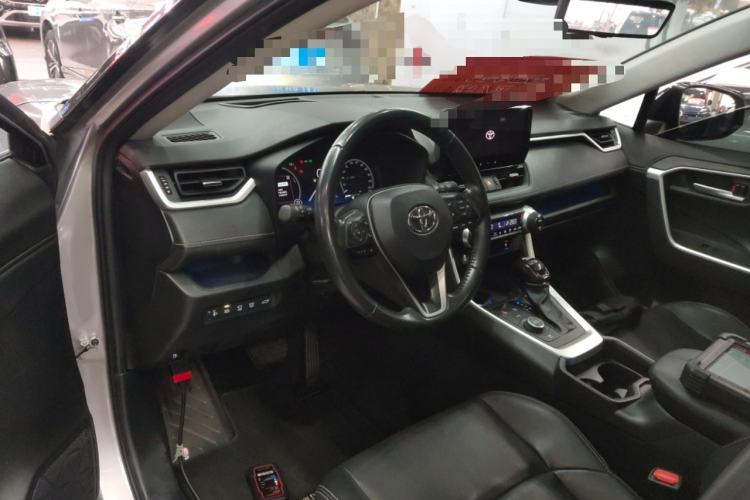Used Toyota Wildlander 2023 Dual-Motor 2.5L E-CVT Four-Wheel Drive Prestige Edition Center Console
