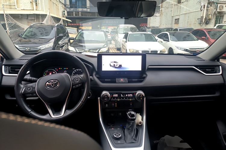Used Toyota Wildlander 2023 Dual-Motor 2.5L E-CVT Four-Wheel Drive Prestige Edition Center Console