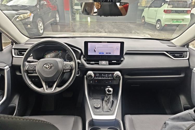 Used Toyota Wildlander 2023 Dual-Motor 2.5L E-CVT Four-Wheel Drive Prestige Edition Center Console