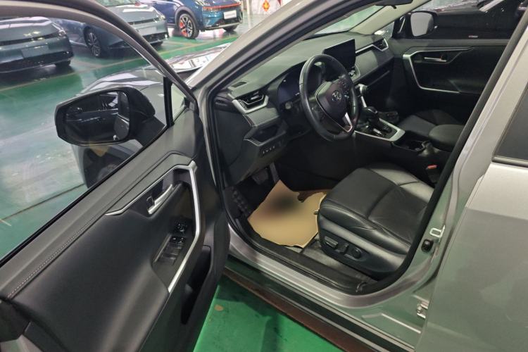 Used Toyota Wildlander 2023 2.0L CVT Two-Wheel Drive Luxury PLUS Edition Driver Seat
