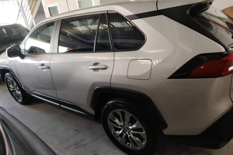 Used Toyota Wildlander 2023 2.0L CVT Two-Wheel Drive Leading Edition Exterior 1
