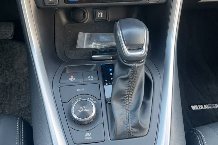 Used Toyota Wildlander 2023 Dual-Motor 2.5L E-CVT Four-Wheel Drive Prestige Edition Gear Lever