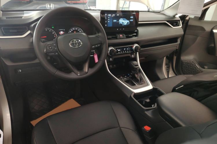 Used Toyota Wildlander 2023 2.0L CVT Two-Wheel Drive Leading Edition Interior 2
