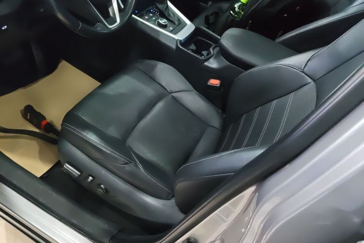 Used Toyota Wildlander 2023 Dual-Motor 2.5L E-CVT Four-Wheel Drive Prestige Edition Left Front Seat