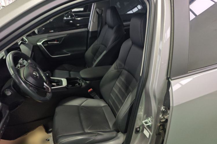 Used Toyota Wildlander 2023 2.0L CVT Two-Wheel Drive Luxury PLUS Edition Left Front Seat