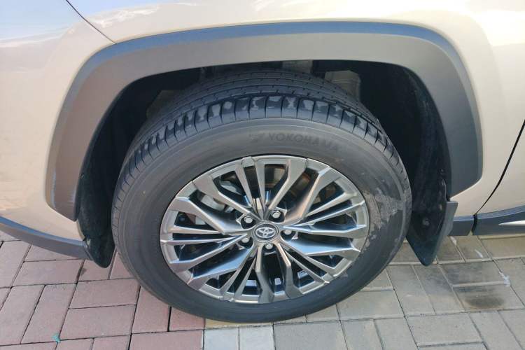Used Toyota Wildlander 2023 2.0L CVT Two-Wheel Drive Luxury PLUS Edition Left Front Wheel Hub