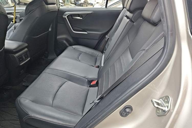 Used Toyota Wildlander 2023 Dual-Motor 2.5L E-CVT Four-Wheel Drive Prestige Edition Left Rear Seat