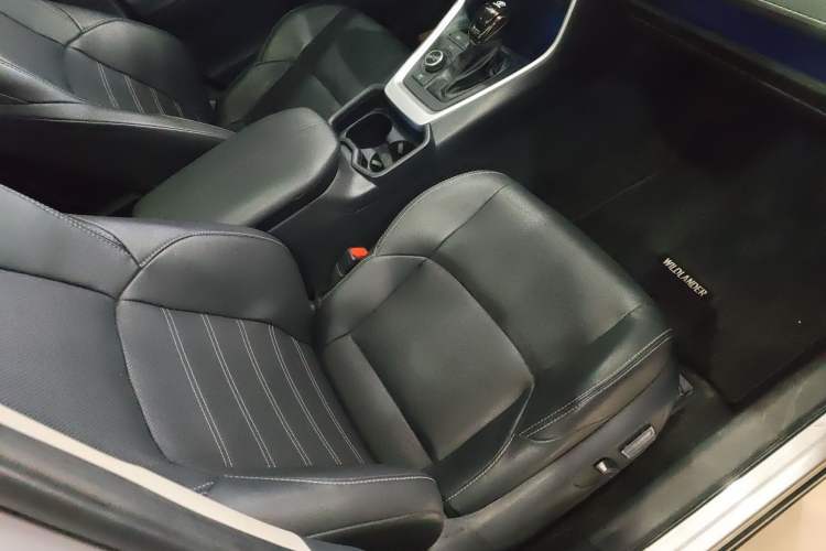 Used Toyota Wildlander 2023 Dual-Motor 2.5L E-CVT Four-Wheel Drive Prestige Edition Right Front Seat