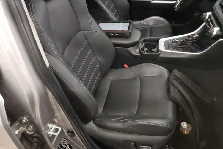 Used Toyota Wildlander 2023 Dual-Motor 2.5L E-CVT Four-Wheel Drive Prestige Edition Right Front Seat