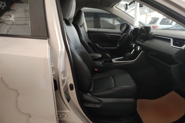 Used Toyota Wildlander 2023 2.0L CVT Two-Wheel Drive Leading Edition Right Front Seat